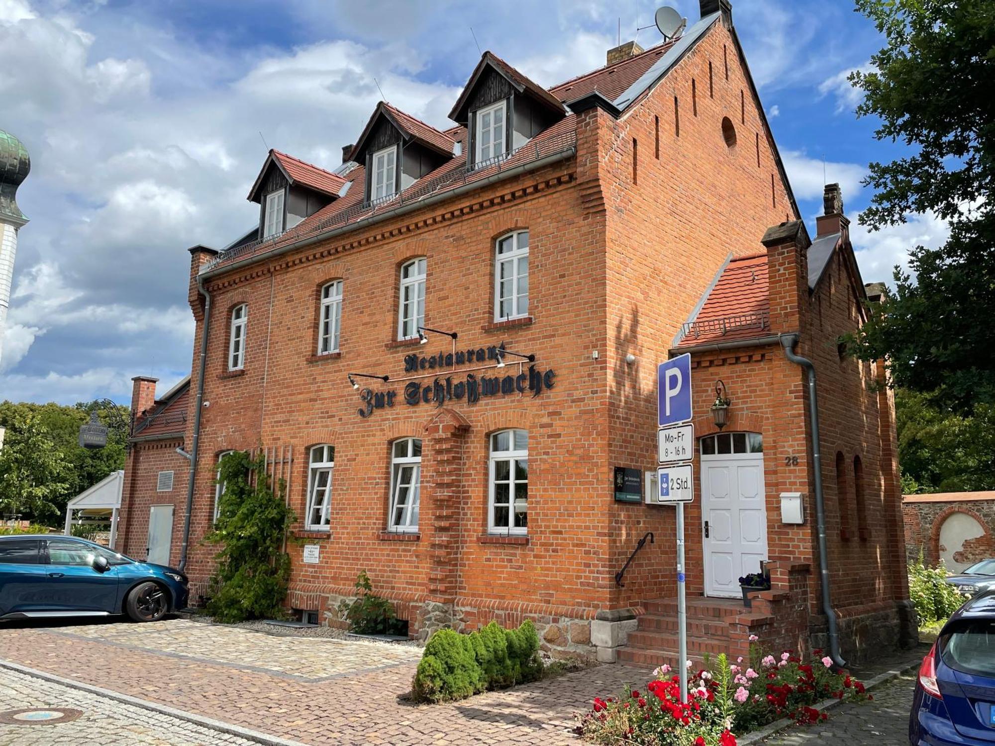 Appartments Zur Schlosswache Delitzsch Eksteriør billede